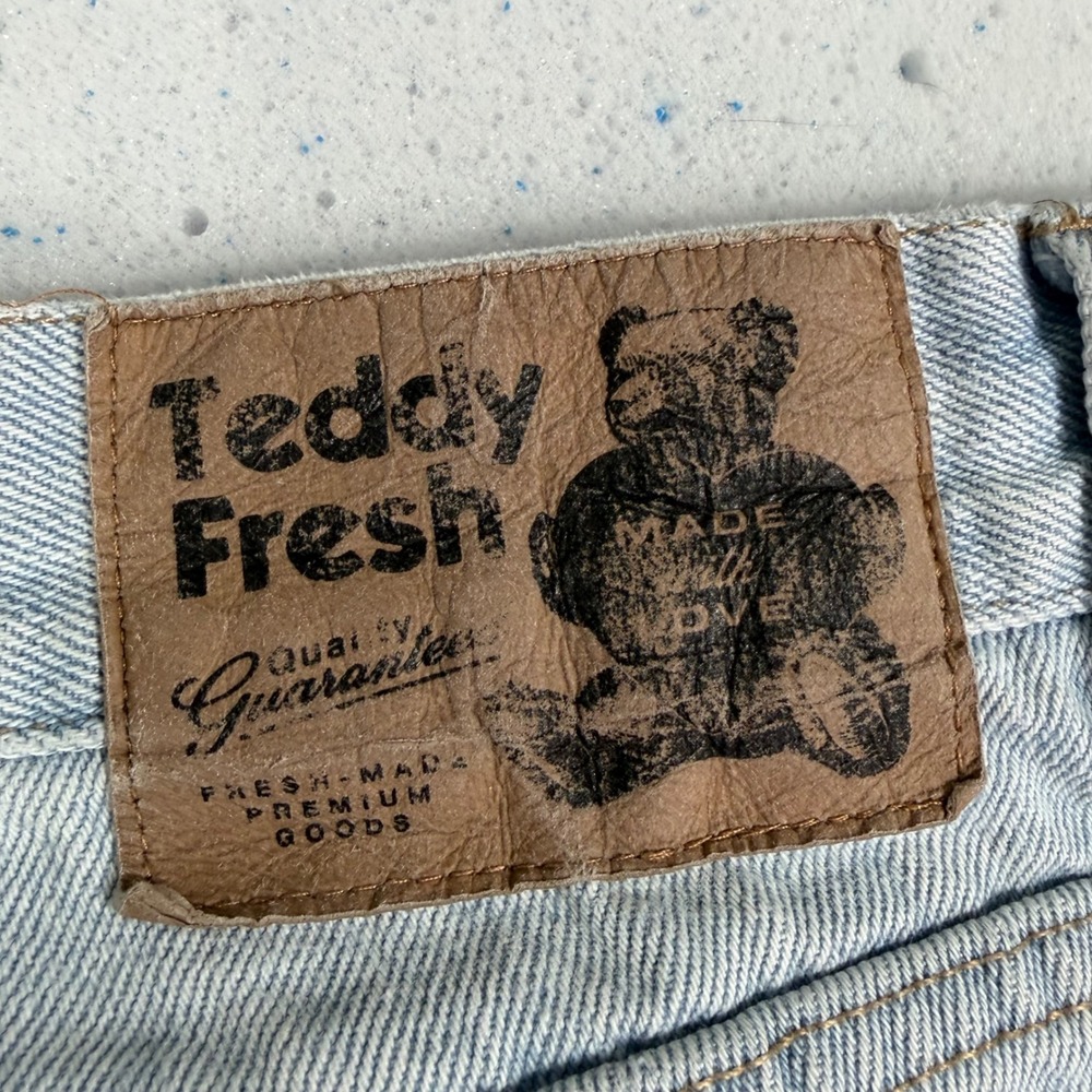 Teddy Fresh Mens Light Wash Denim Jeans Streetwear Y2K Graphics Funky Size 34 - Picture 11 of 11